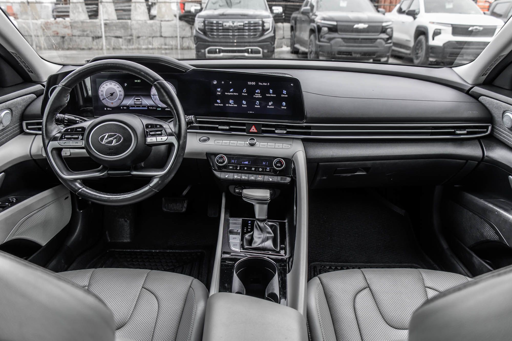 Hyundai Elantra  2023