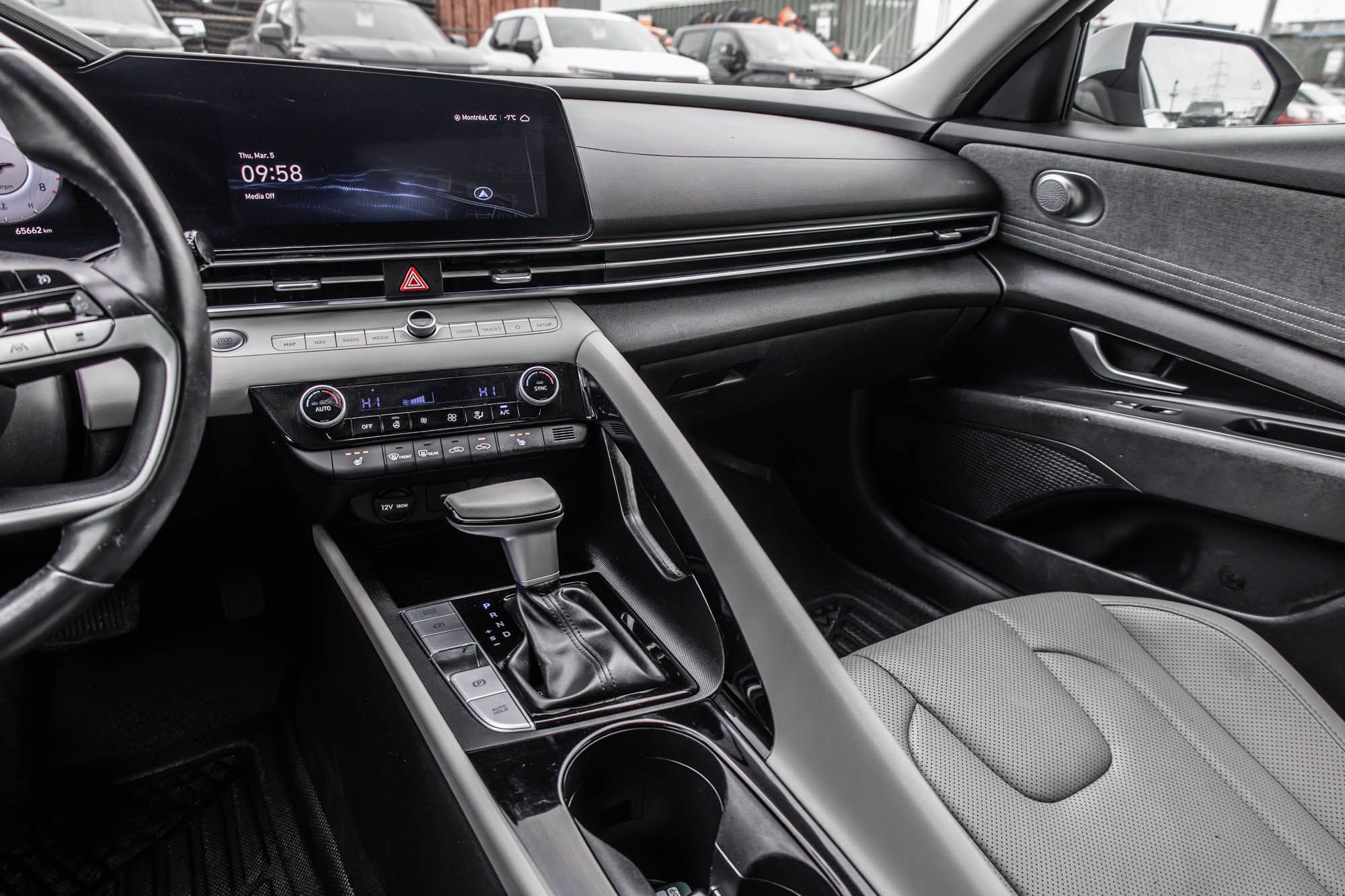 Hyundai Elantra  2023