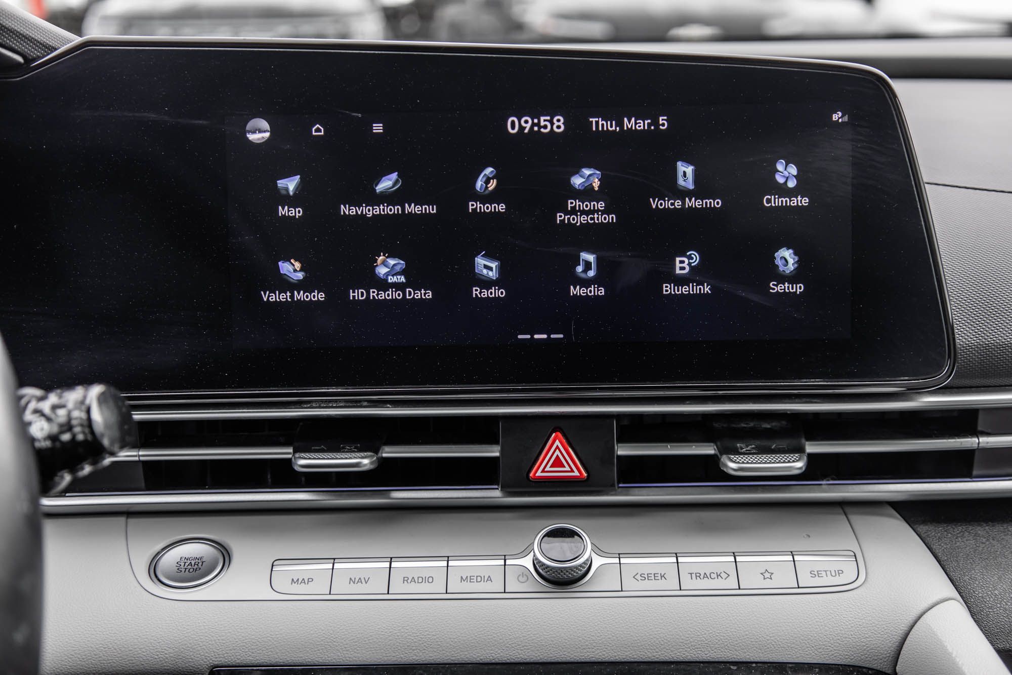 Hyundai Elantra  2023