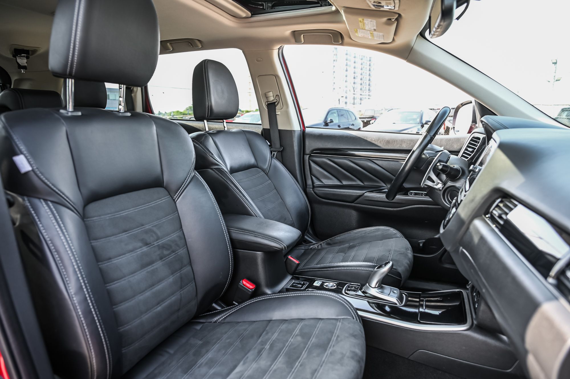Mitsubishi OUTLANDER PHEV  2019 à Saint-Léonard, Québec