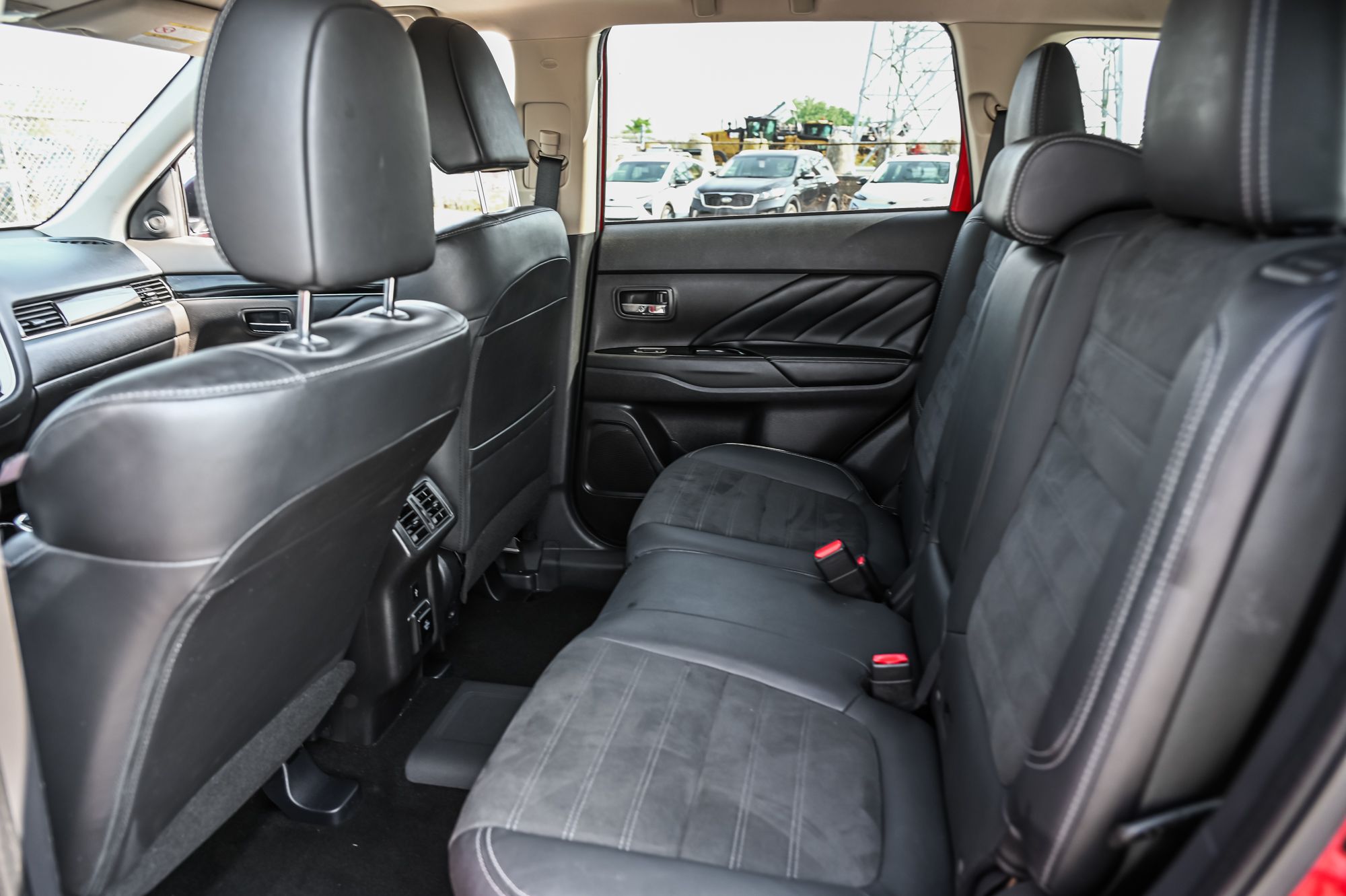 Mitsubishi OUTLANDER PHEV  2019 à Saint-Léonard, Québec