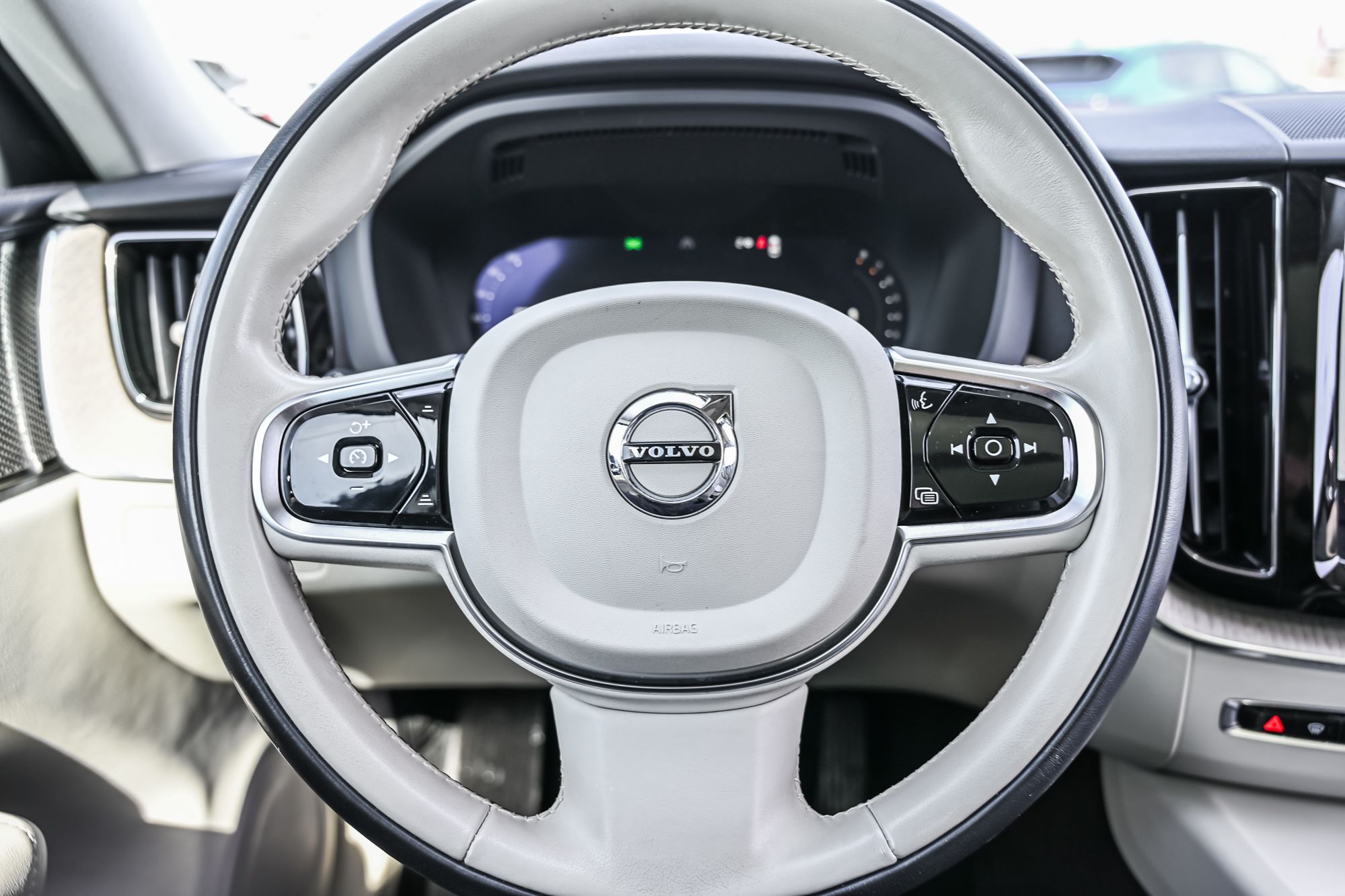 2023 Volvo XC60 in Saint-Leonard, Quebec