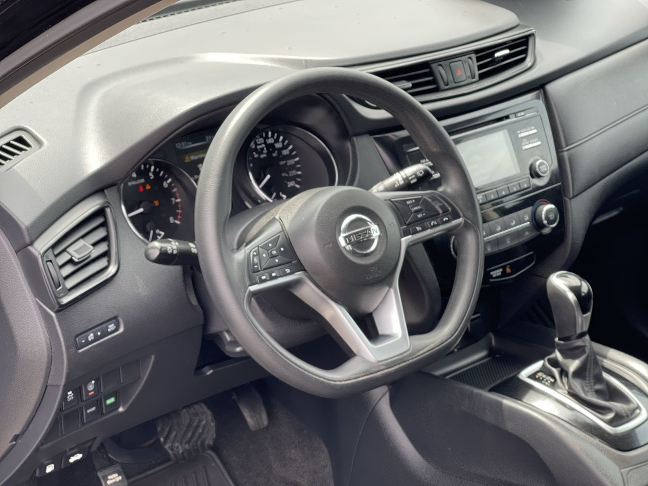 2017 Nissan Rogue in Saint-Leonard, Quebec