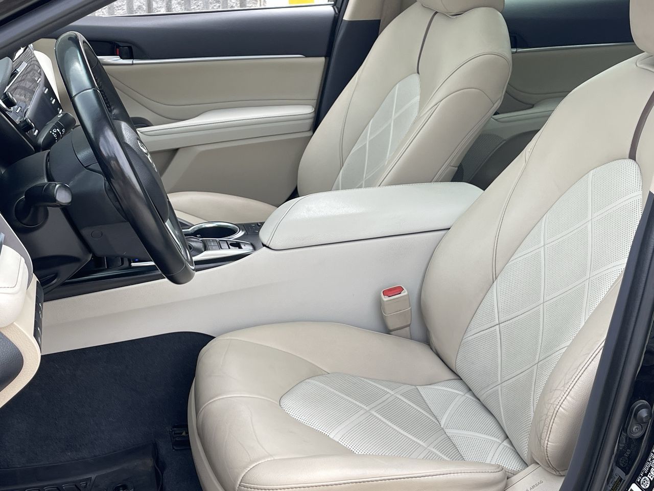 2018 Toyota Camry in Saint-Leonard, Quebec