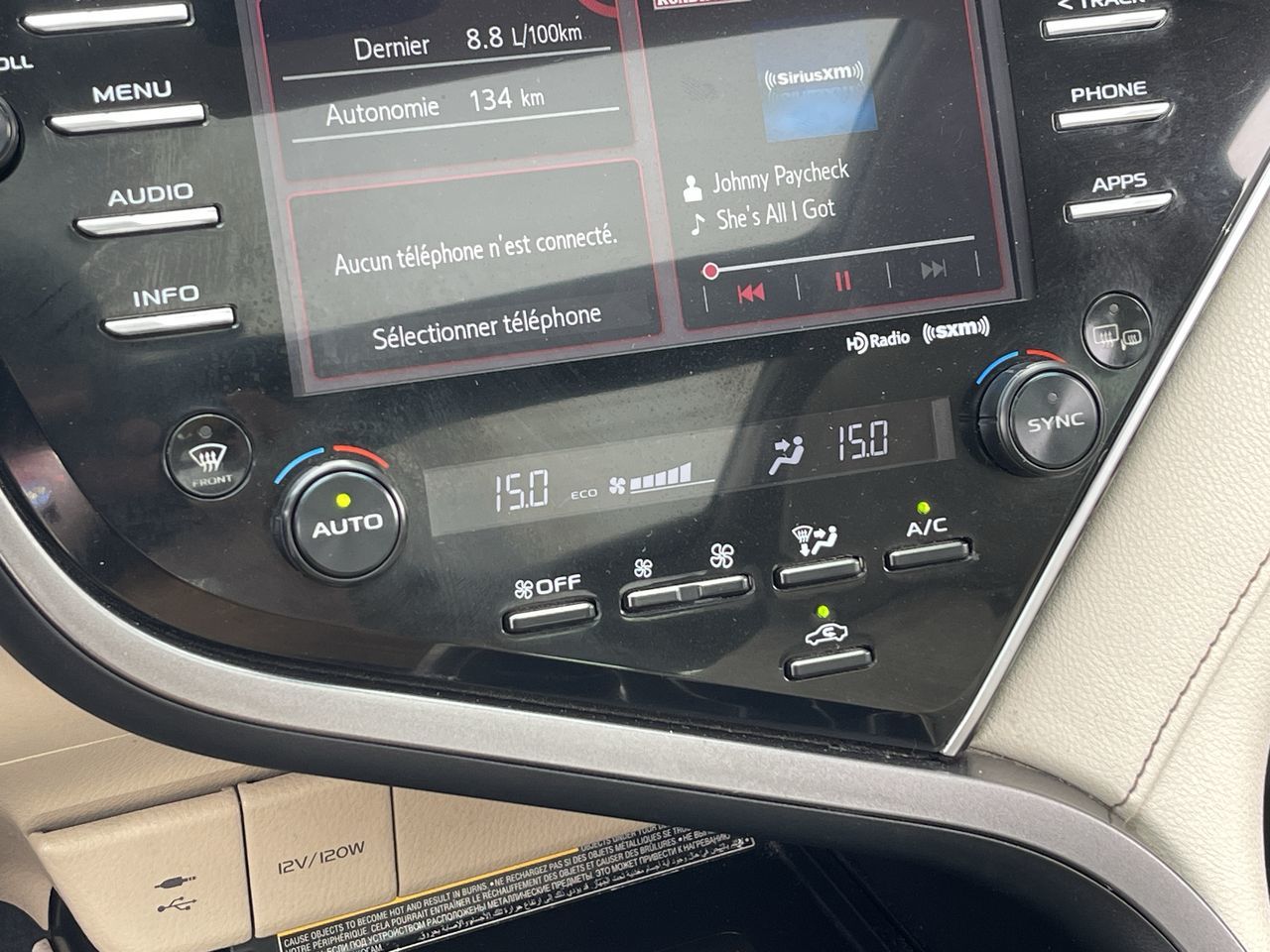 2018 Toyota Camry in Saint-Leonard, Quebec