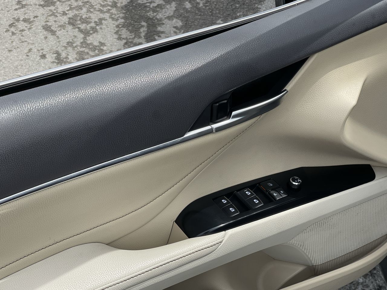 2018 Toyota Camry in Saint-Leonard, Quebec