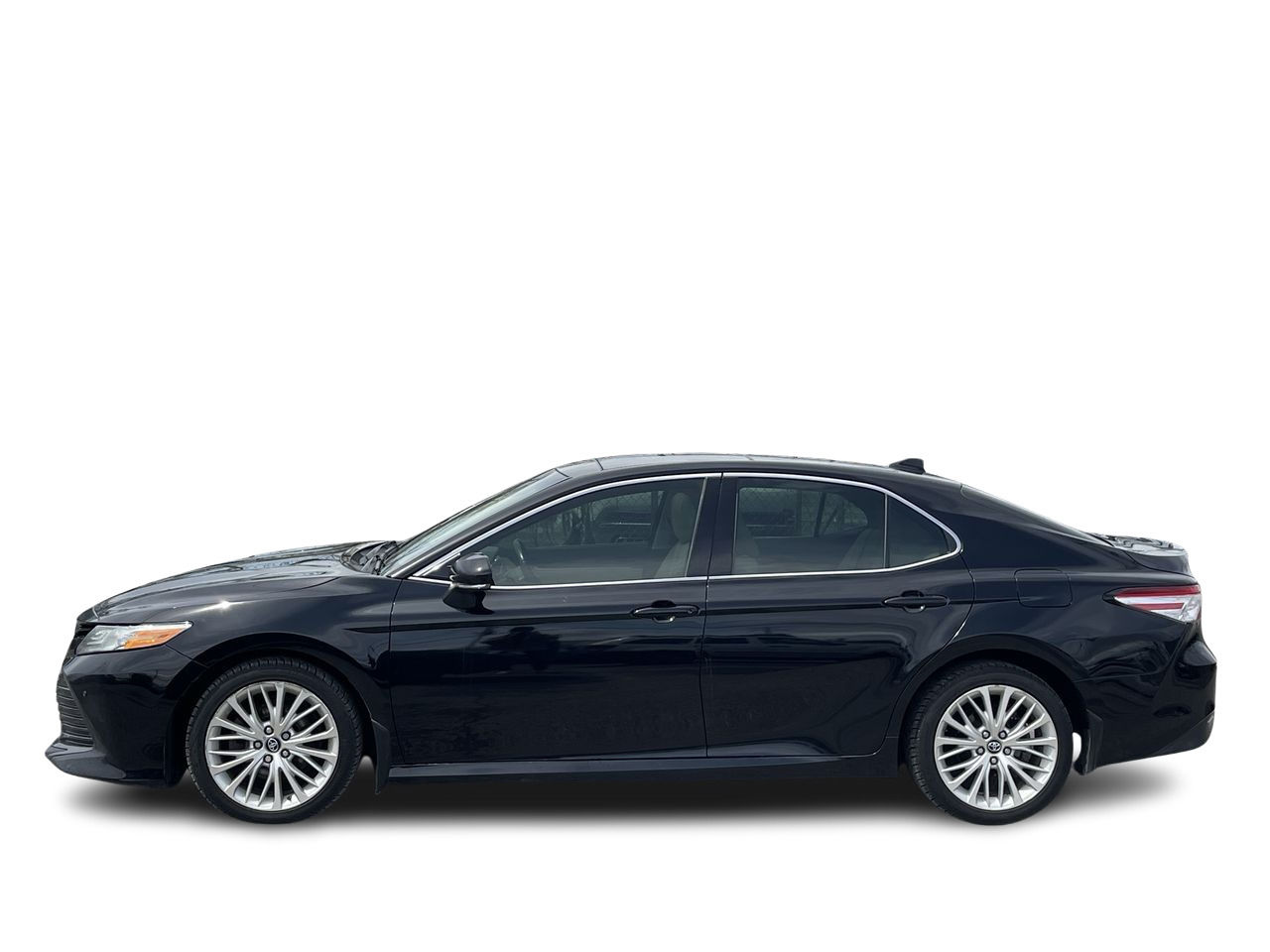 2018 Toyota Camry in Saint-Leonard, Quebec