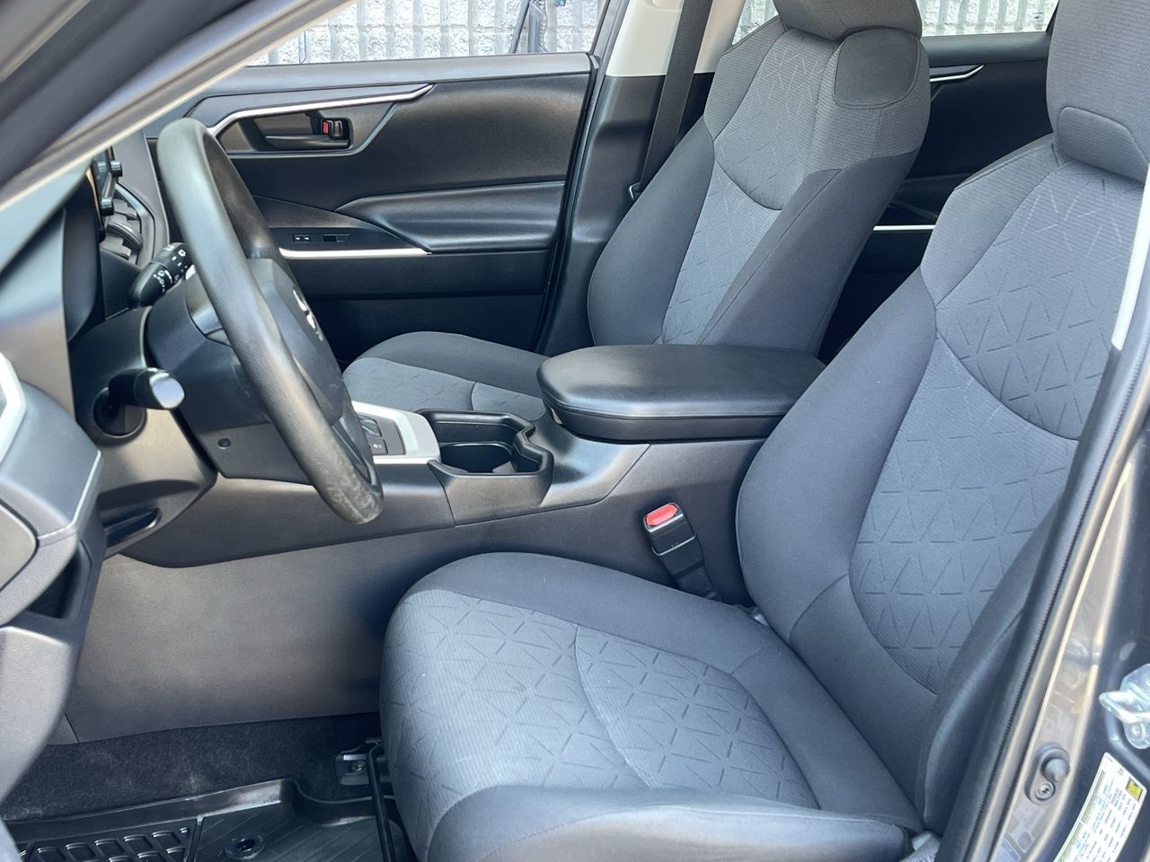 Toyota RAV4  2021 à Saint-Léonard, Québec