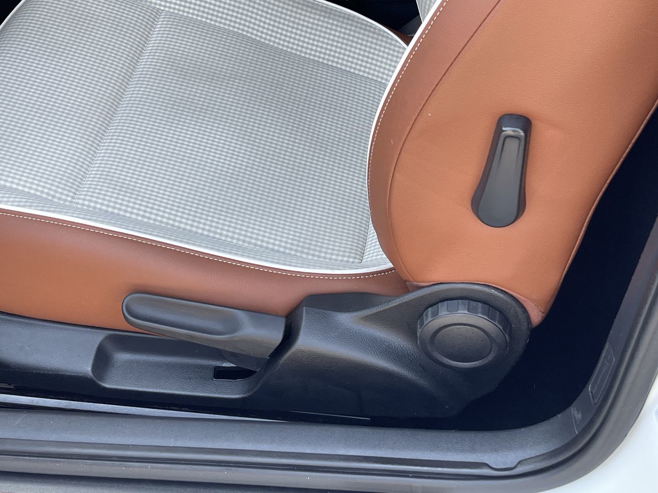 2017 Volkswagen Beetle Convertible in Saint-Leonard, Quebec