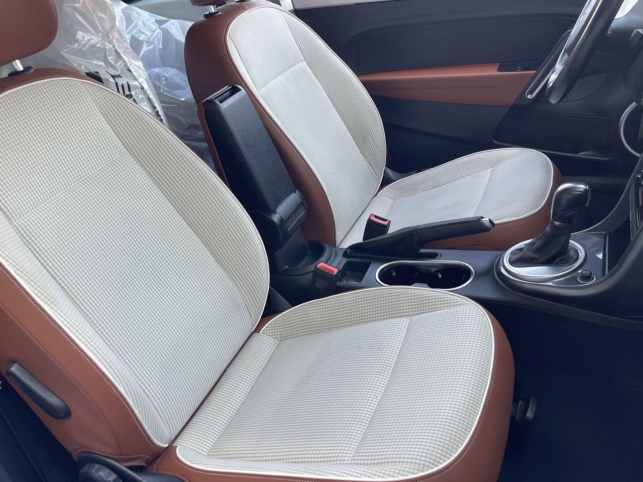 2017 Volkswagen Beetle Convertible in Saint-Leonard, Quebec