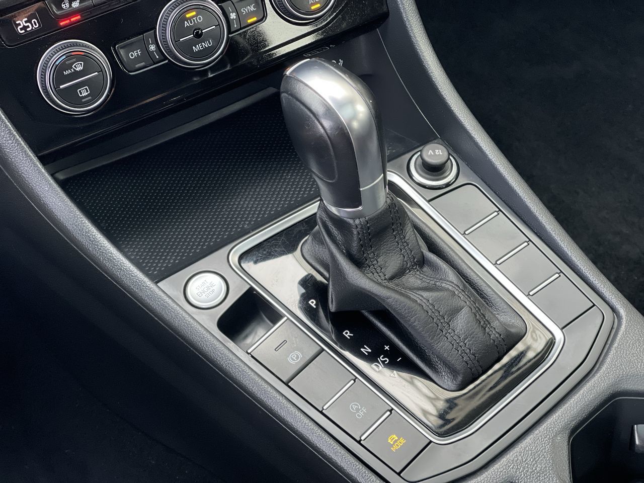 2019 Volkswagen Jetta in Saint-Leonard, Quebec