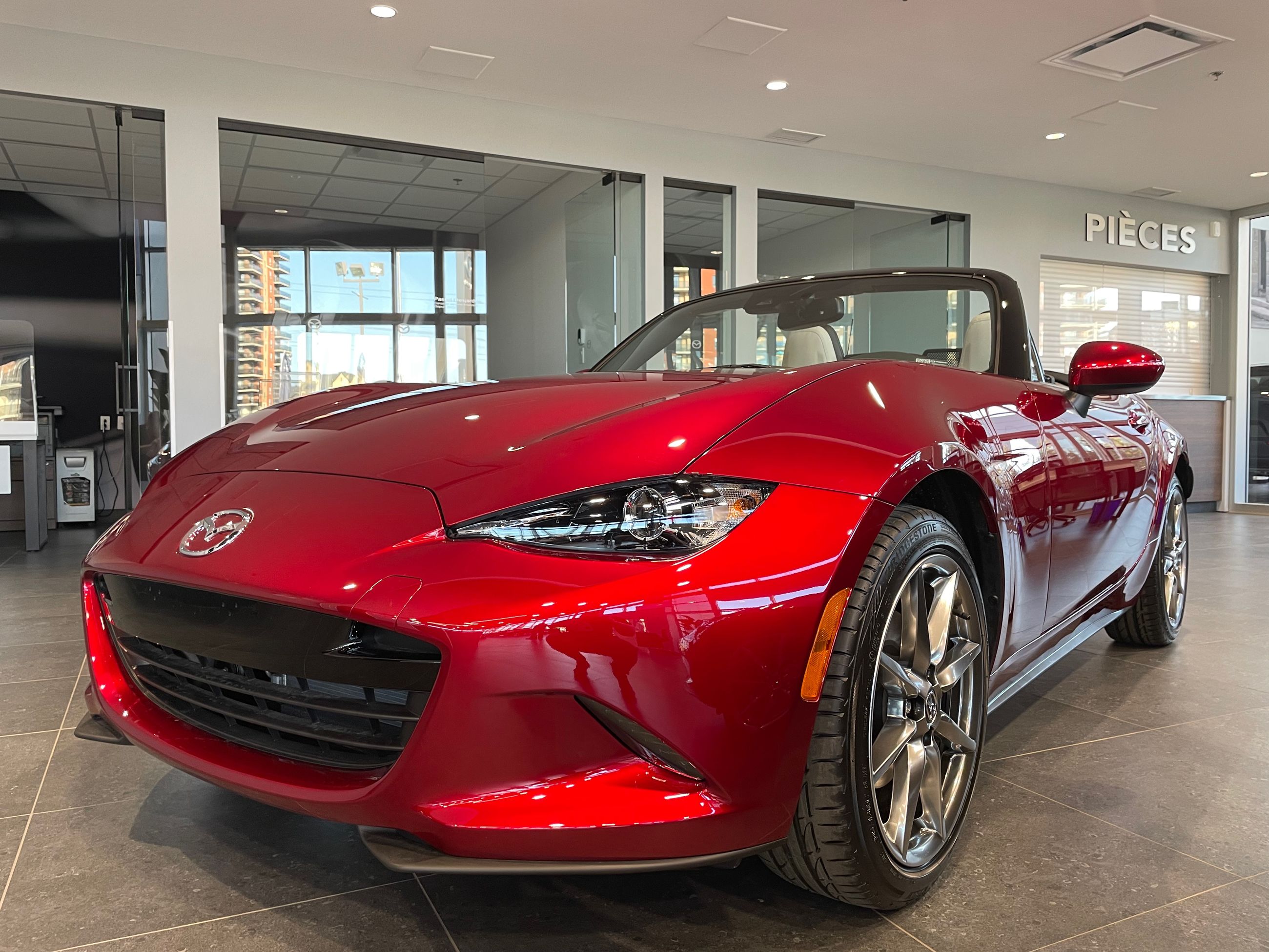 mazda-de-laval-pre-owned-2023-mazda-mx-5-in-laval