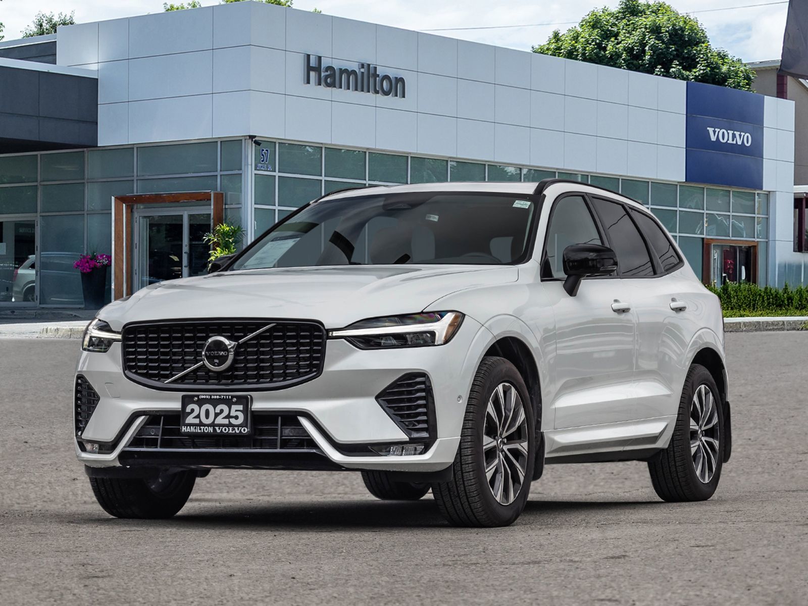 2025 Volvo XC60 Plus Dark Theme