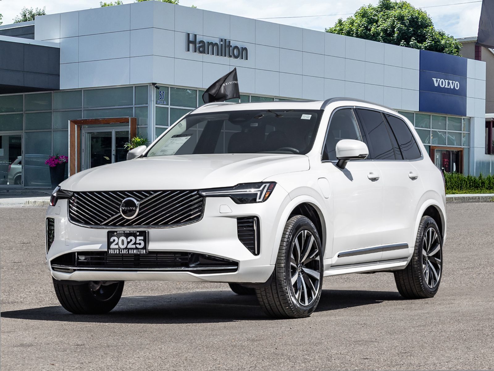 2025 Volvo XC90 Plug-In Hybrid Core Bright Theme