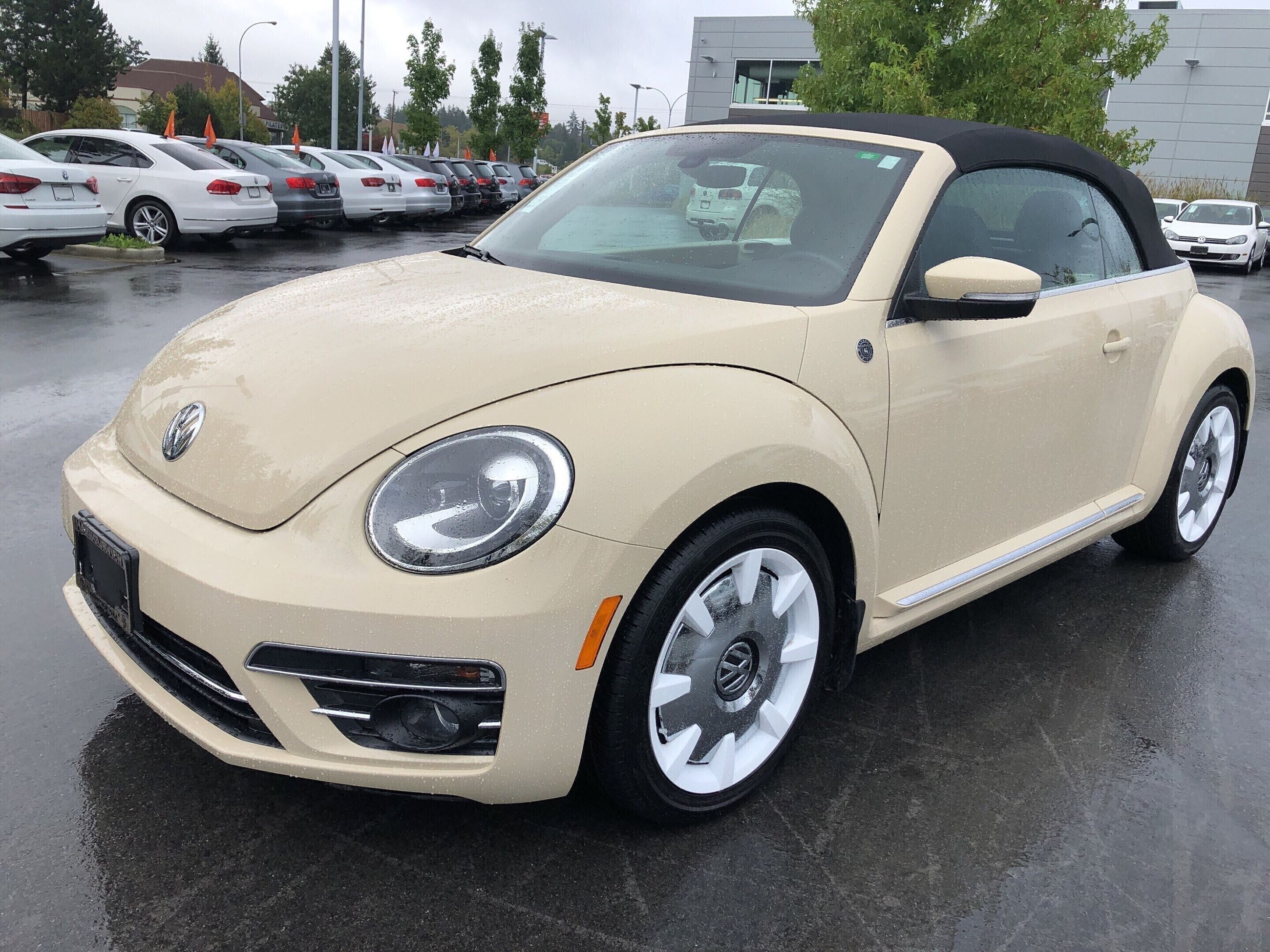 Used 2019 Volkswagen Beetle Convertible Wolfsburg Edition w/ Style Pkg ...