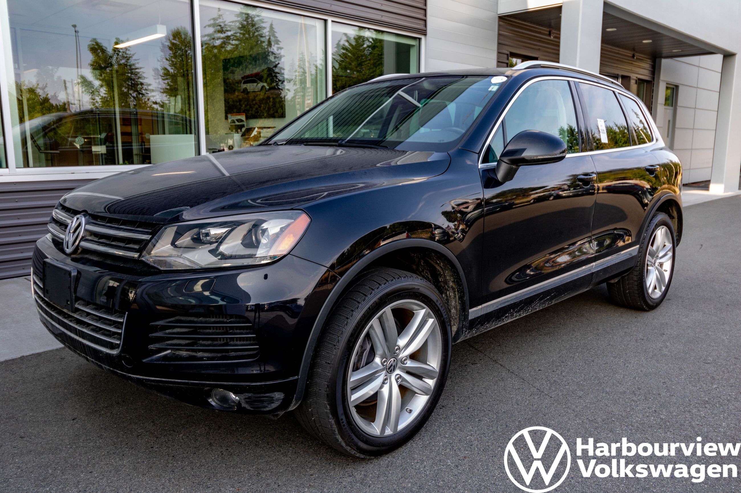 Used 2011 Volkswagen Touareg TDI! Navigation! Towing Hitch! Panoramic