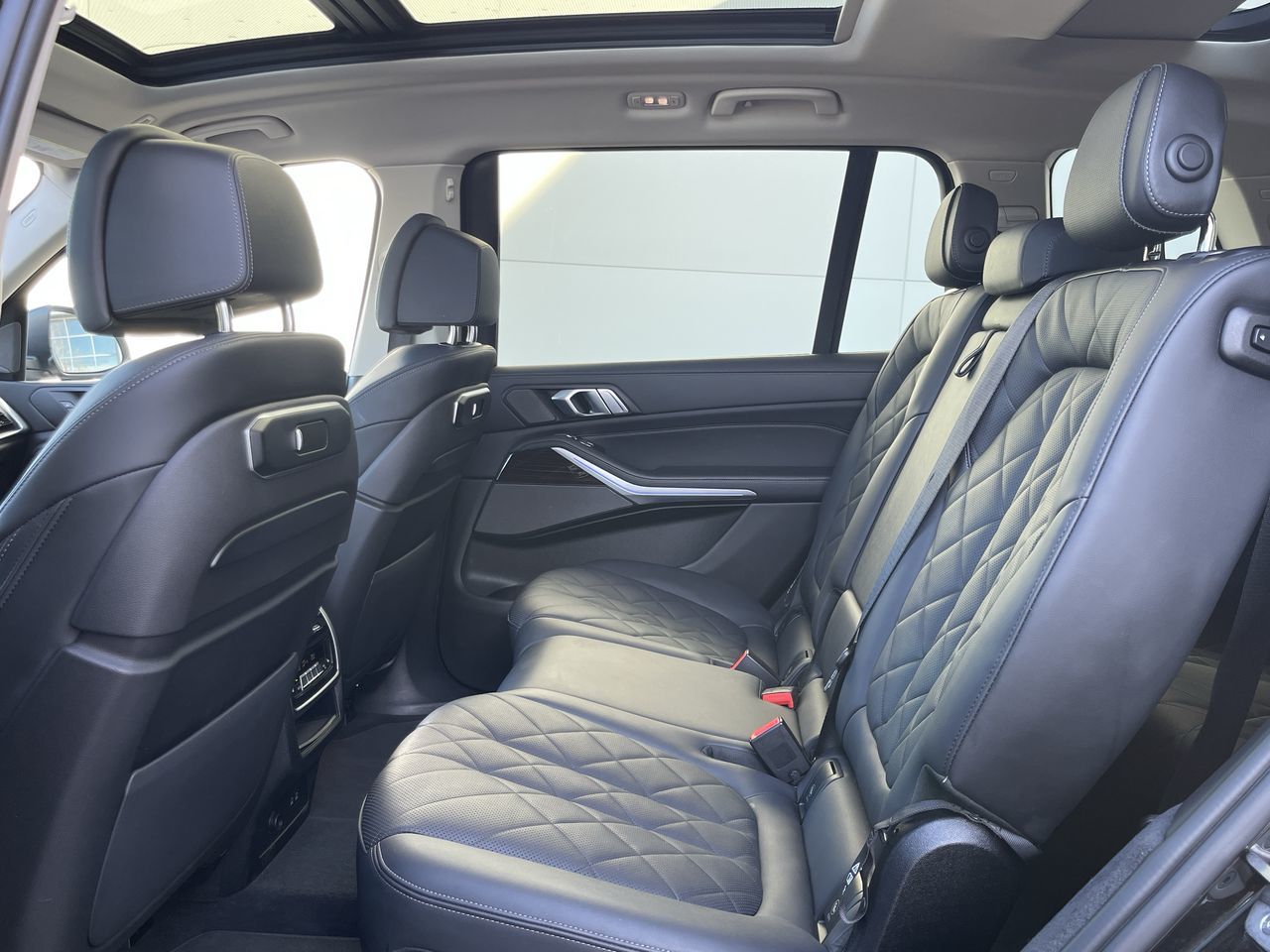 2023 BMW X7