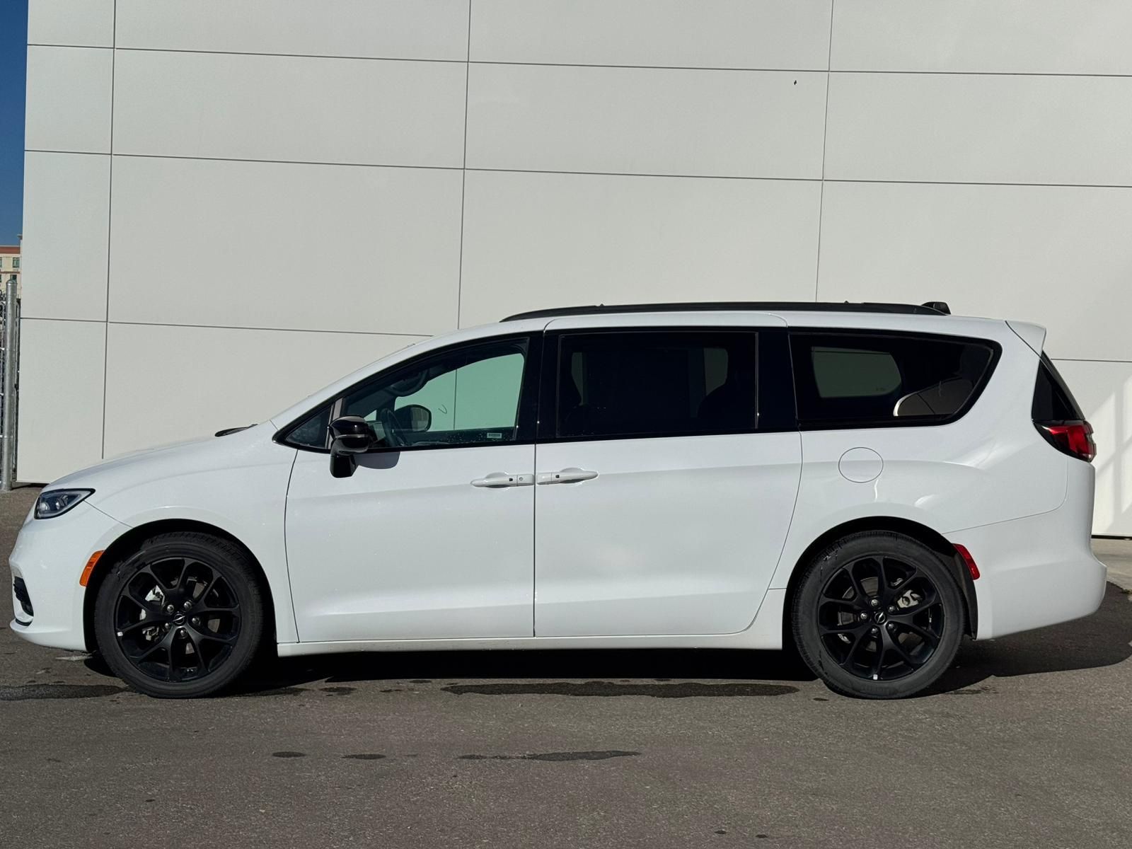 2024 Chrysler Pacifica