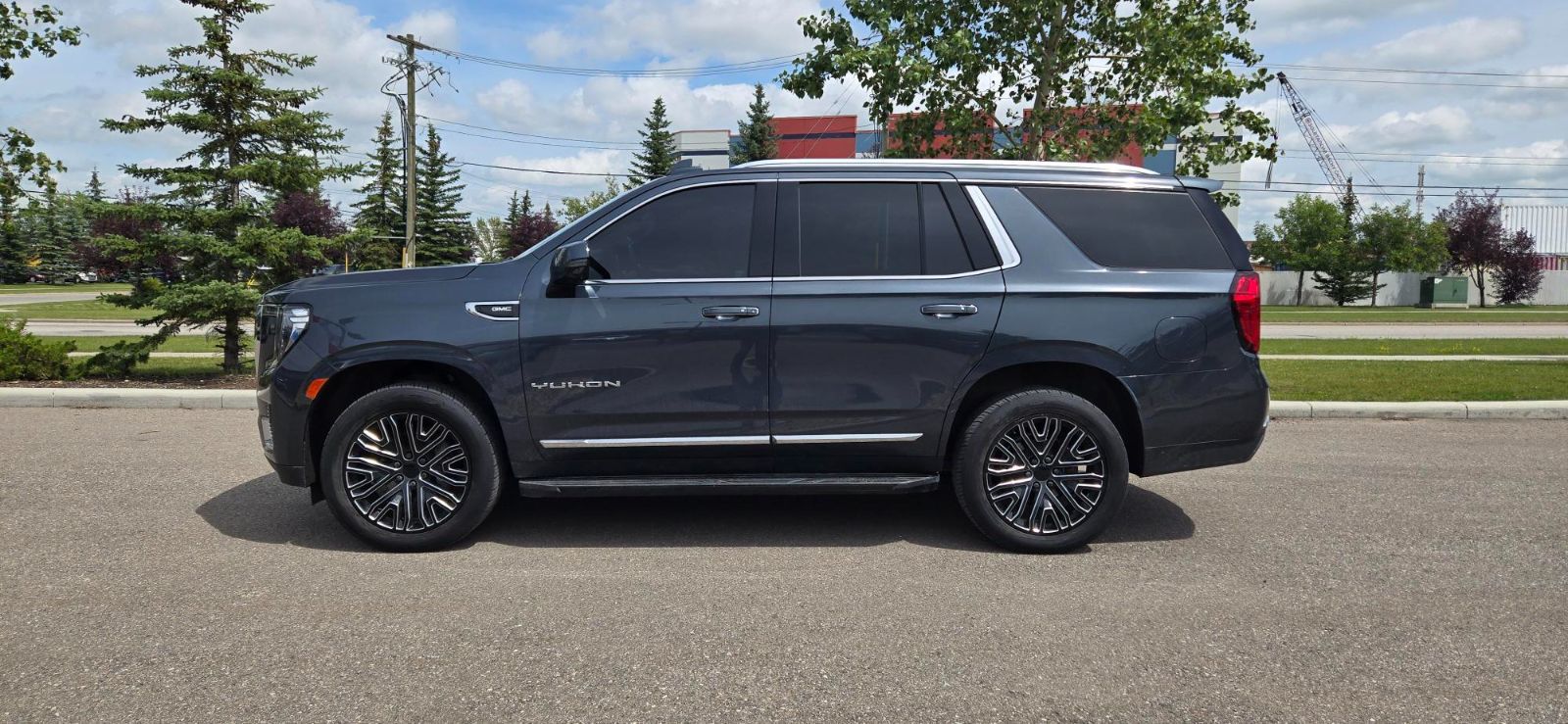 2021 GMC Yukon in Calgary, Alberta