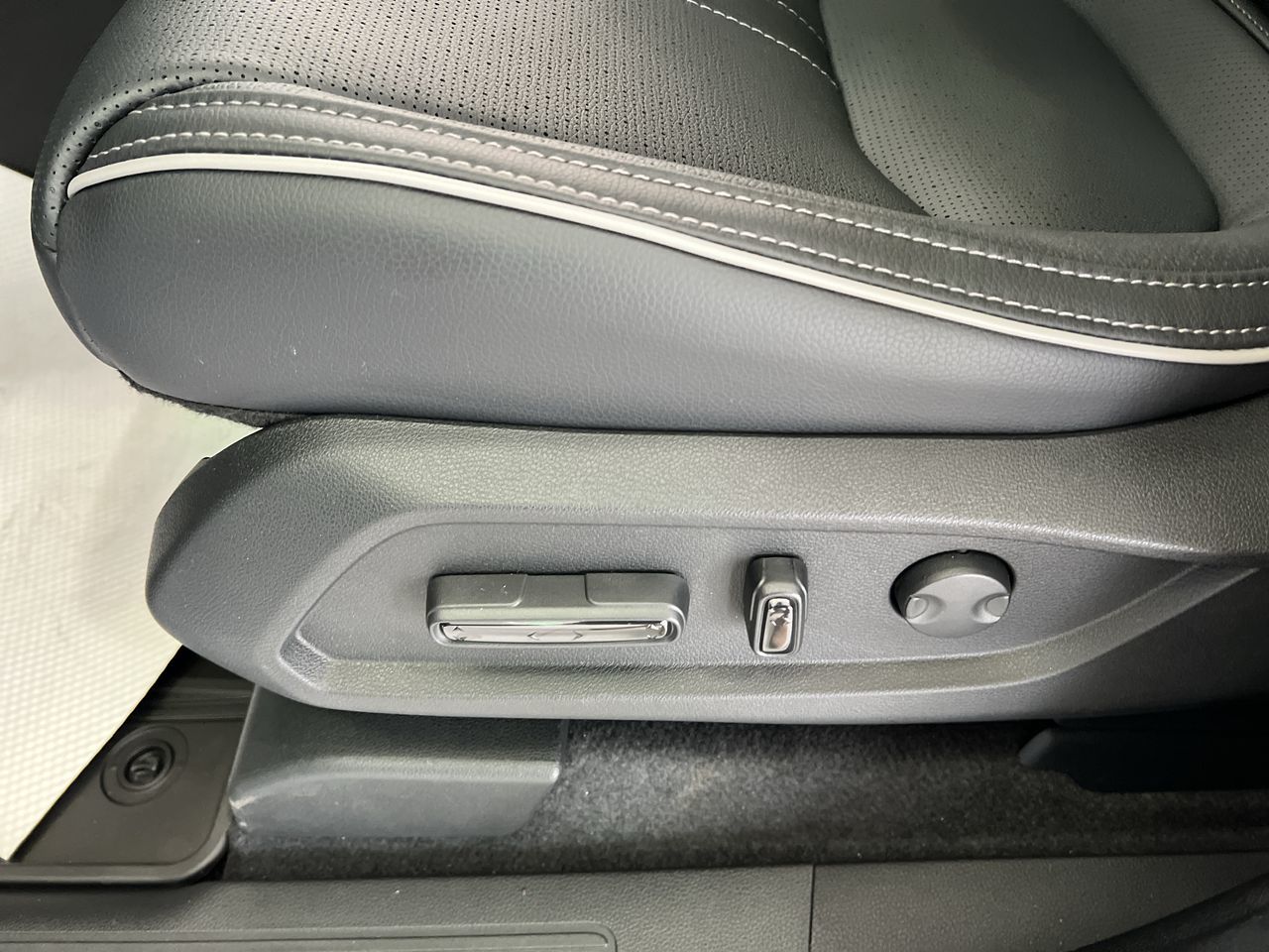 2025 Honda Pilot in Calgary, Alberta