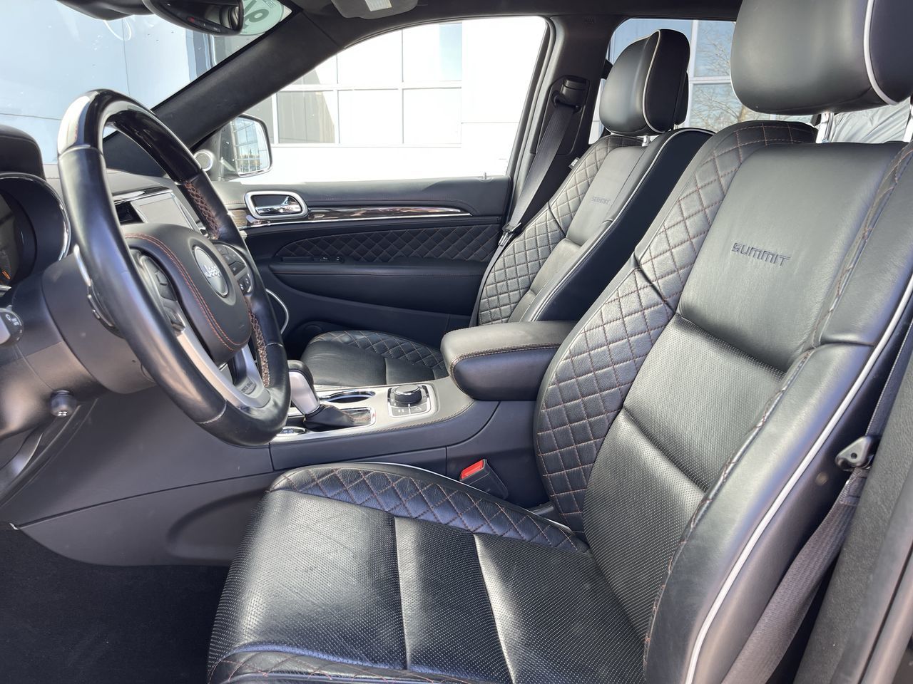 2020 Jeep Grand Cherokee 4X4 in Calgary, Alberta