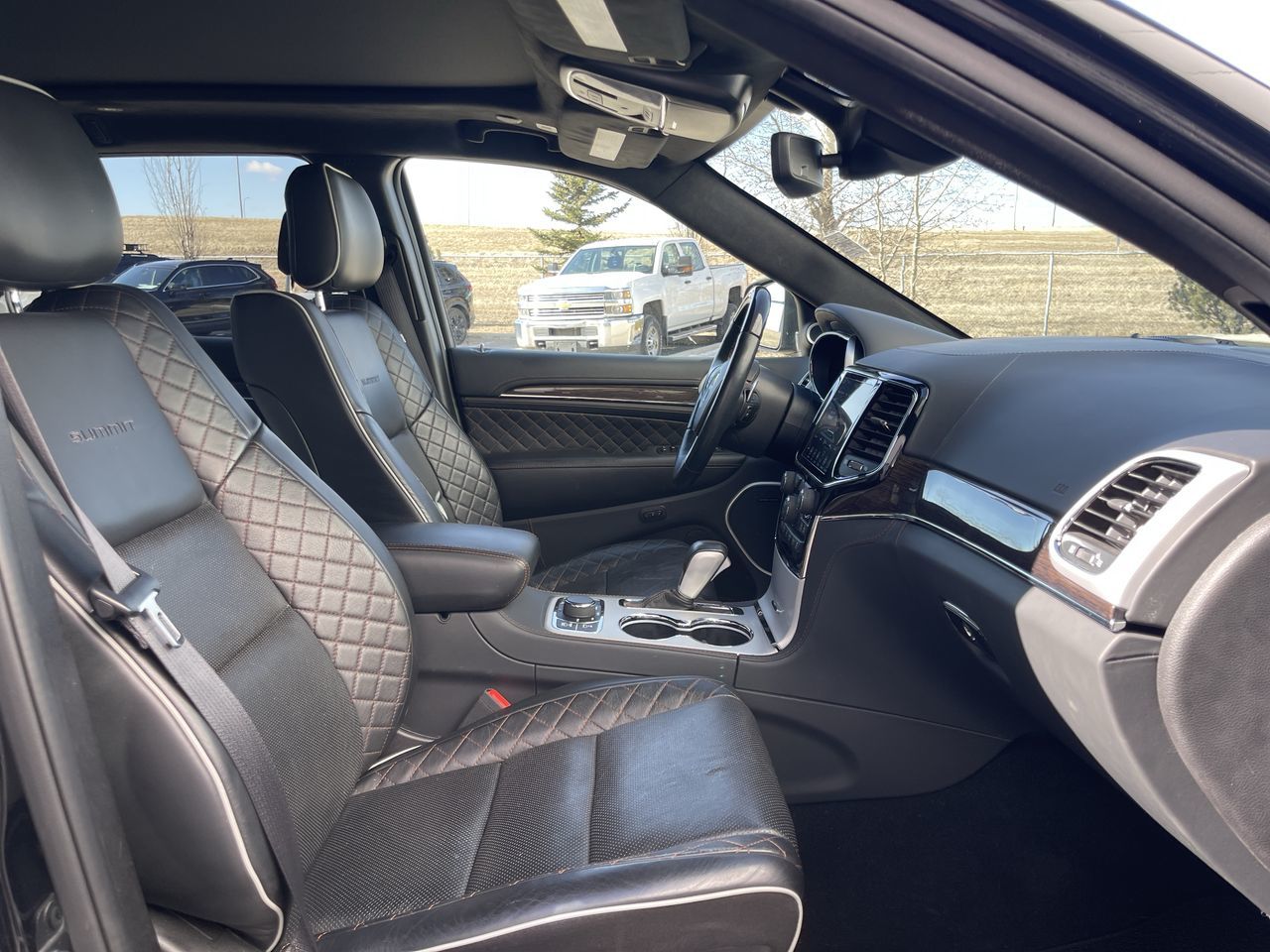 2020 Jeep Grand Cherokee 4X4 in Calgary, Alberta