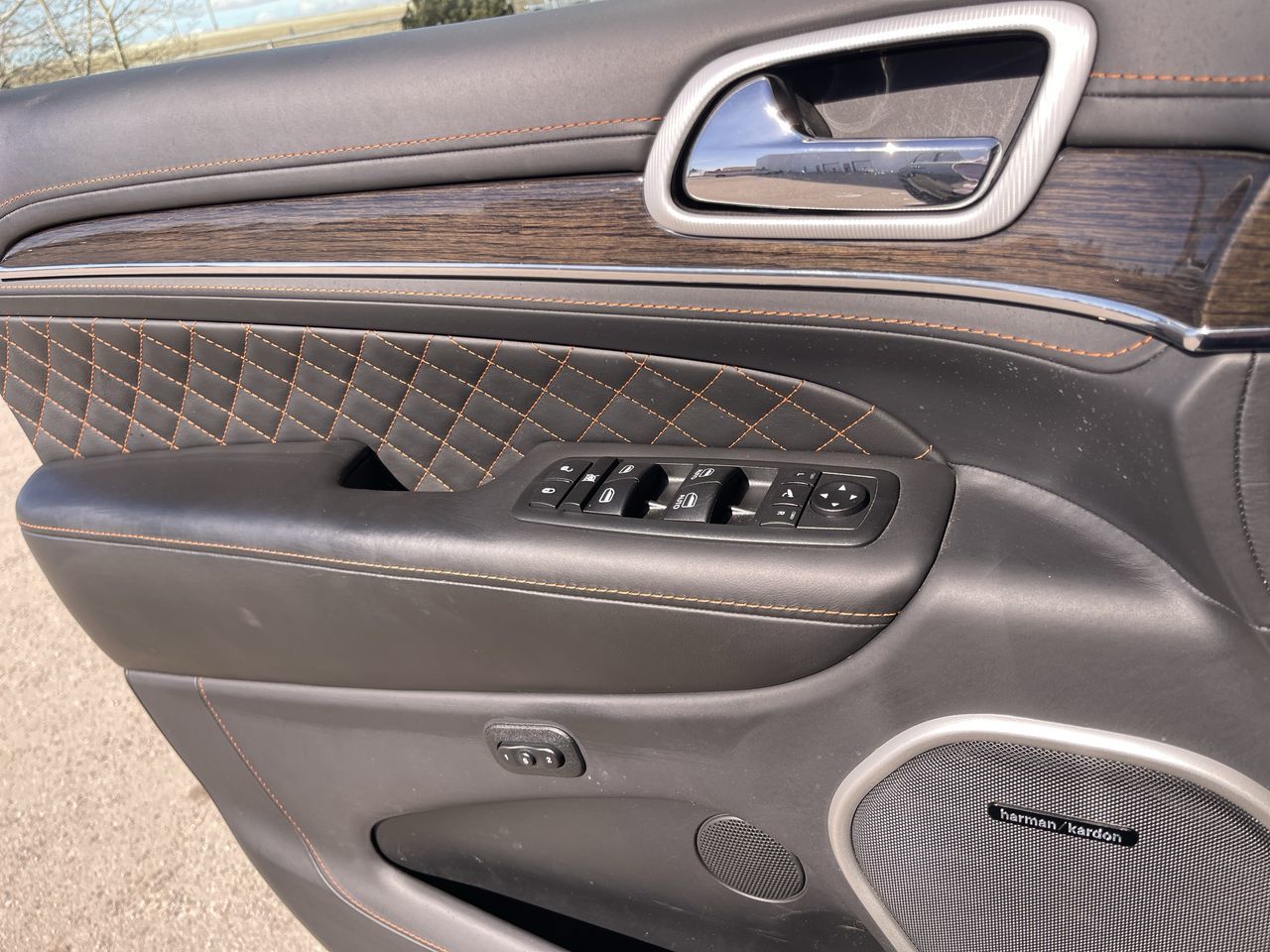 2020 Jeep Grand Cherokee 4X4 in Calgary, Alberta