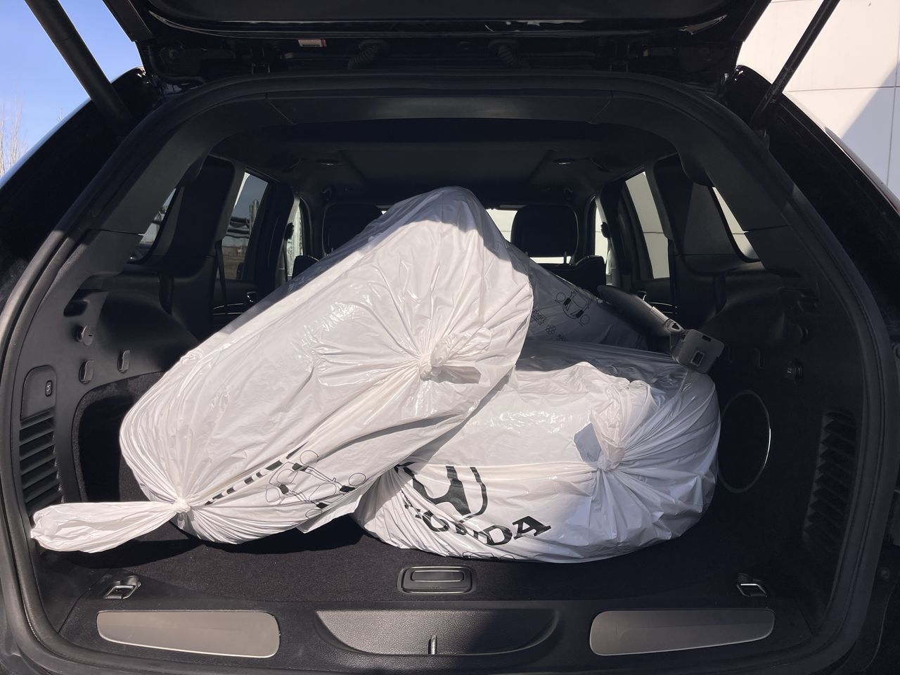 2020 Jeep Grand Cherokee 4X4 in Calgary, Alberta