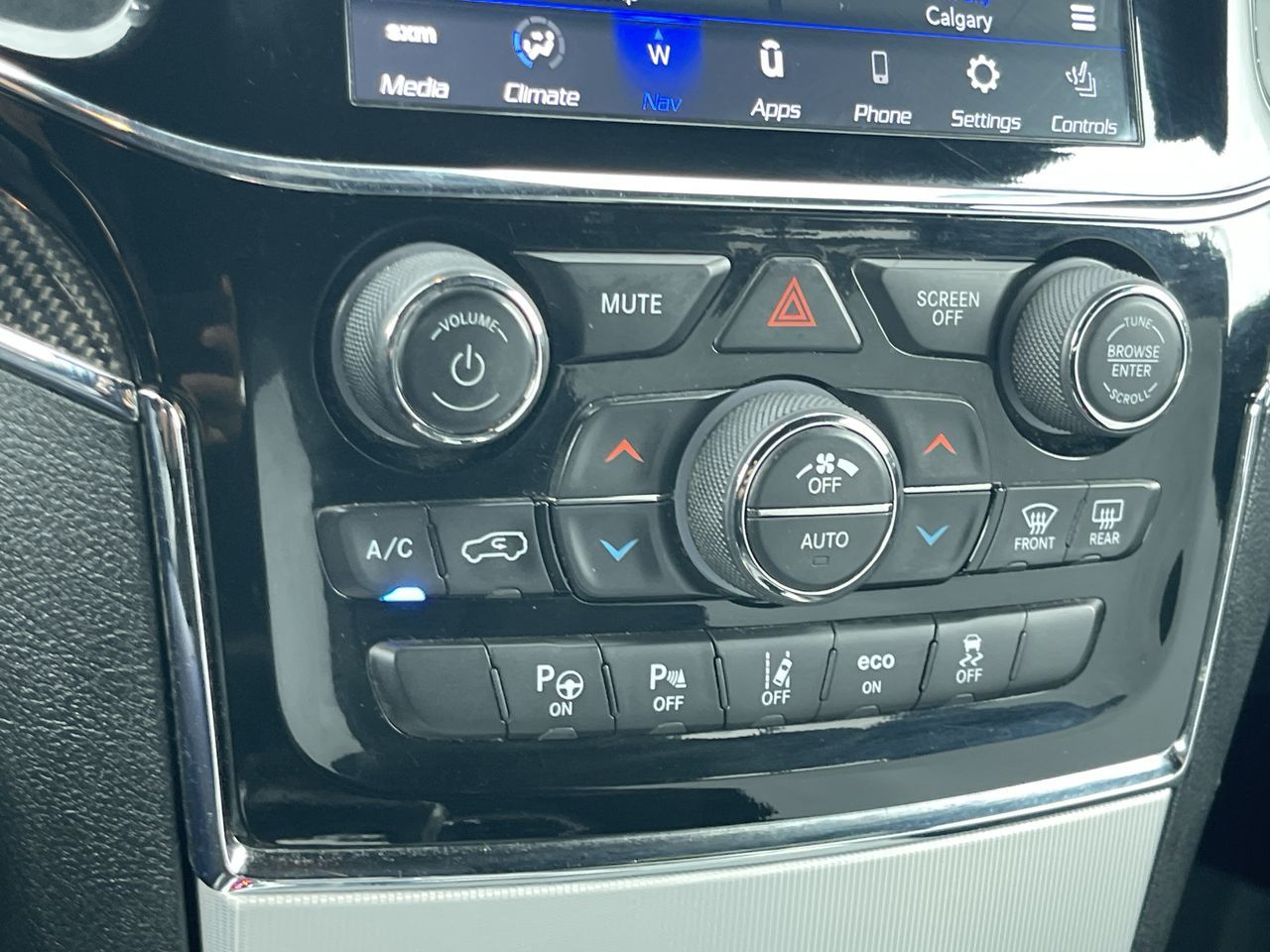 2021 Jeep Grand Cherokee 4X4 in Calgary, Alberta