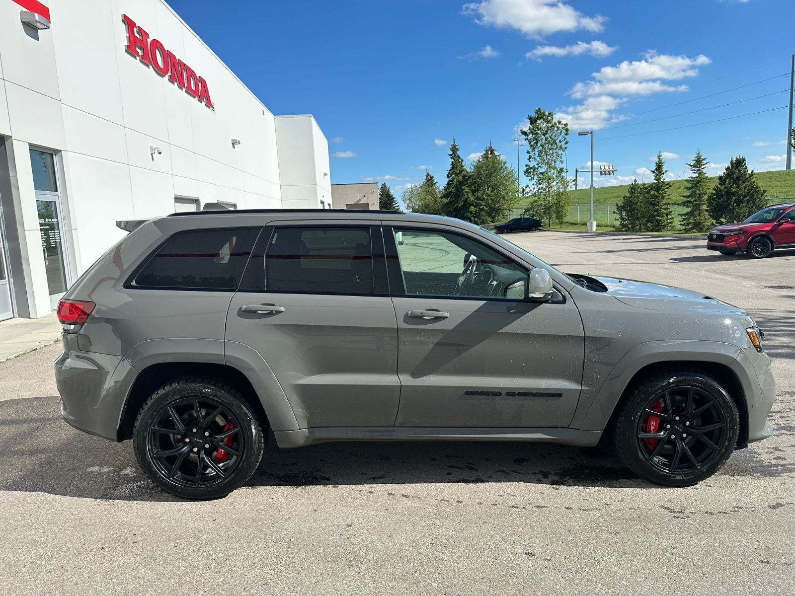 2021 Jeep Grand Cherokee 4X4 in Calgary, Alberta