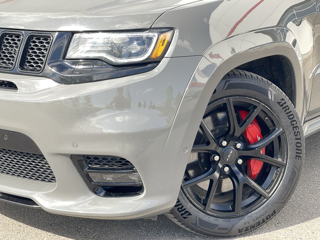 2021 Jeep Grand Cherokee 4X4 in Calgary, Alberta