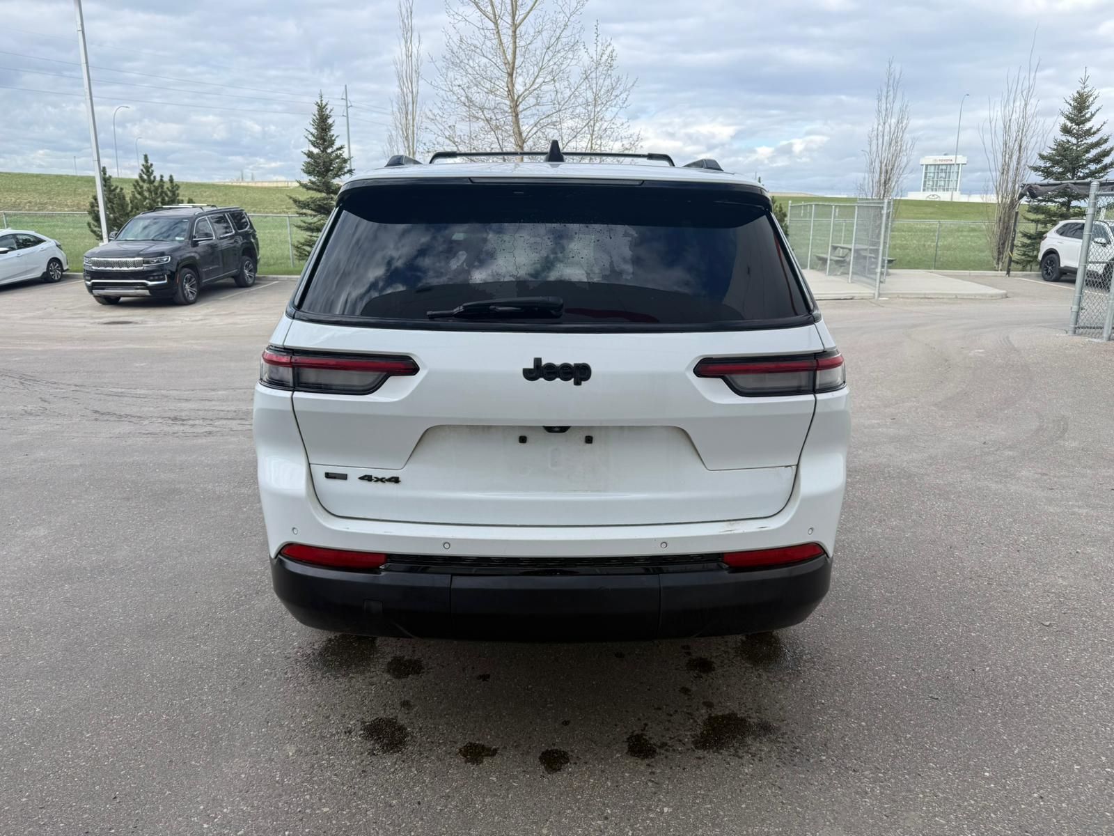 2022 Jeep Grand Cherokee in Calgary, Alberta