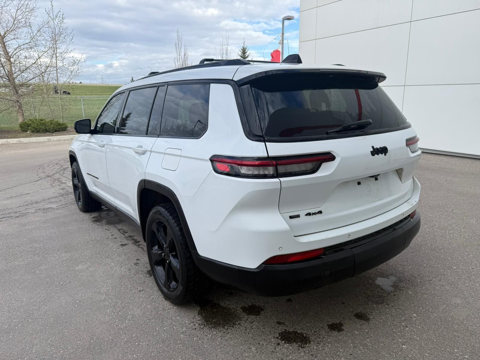 2022 Jeep Grand Cherokee in Calgary, Alberta