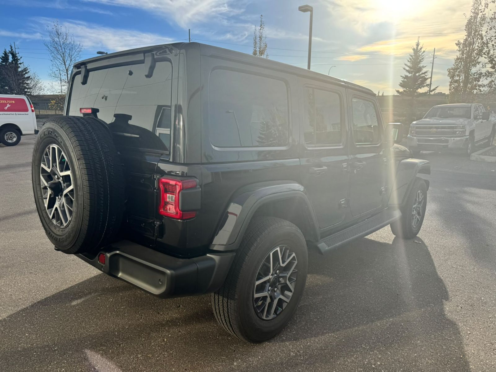 Photo 2026 Jeep Wrangler Sahara 4 Door 4x4 #5