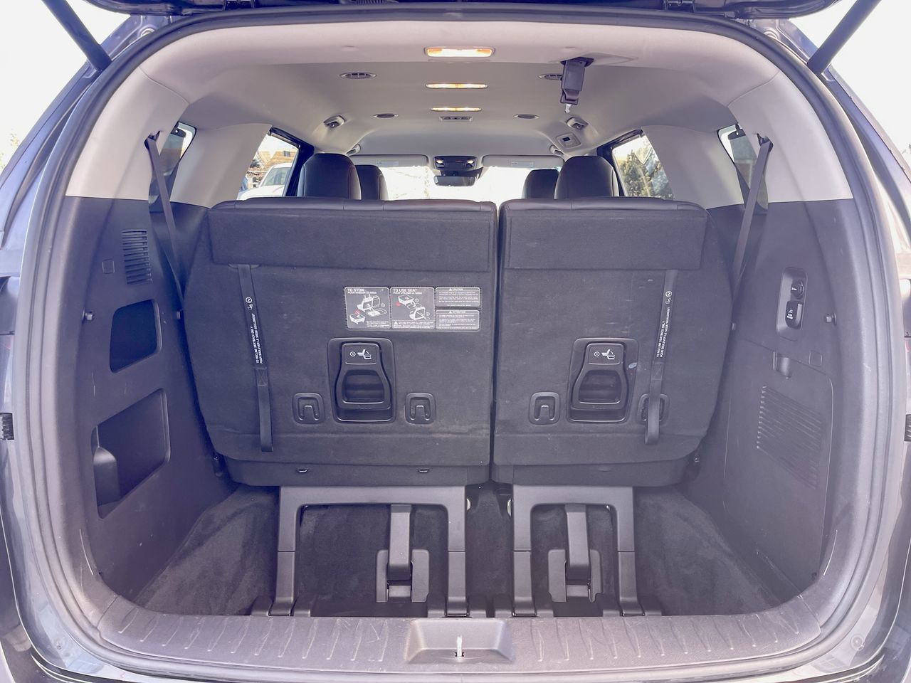 2022 Kia Carnival in Calgary, Alberta