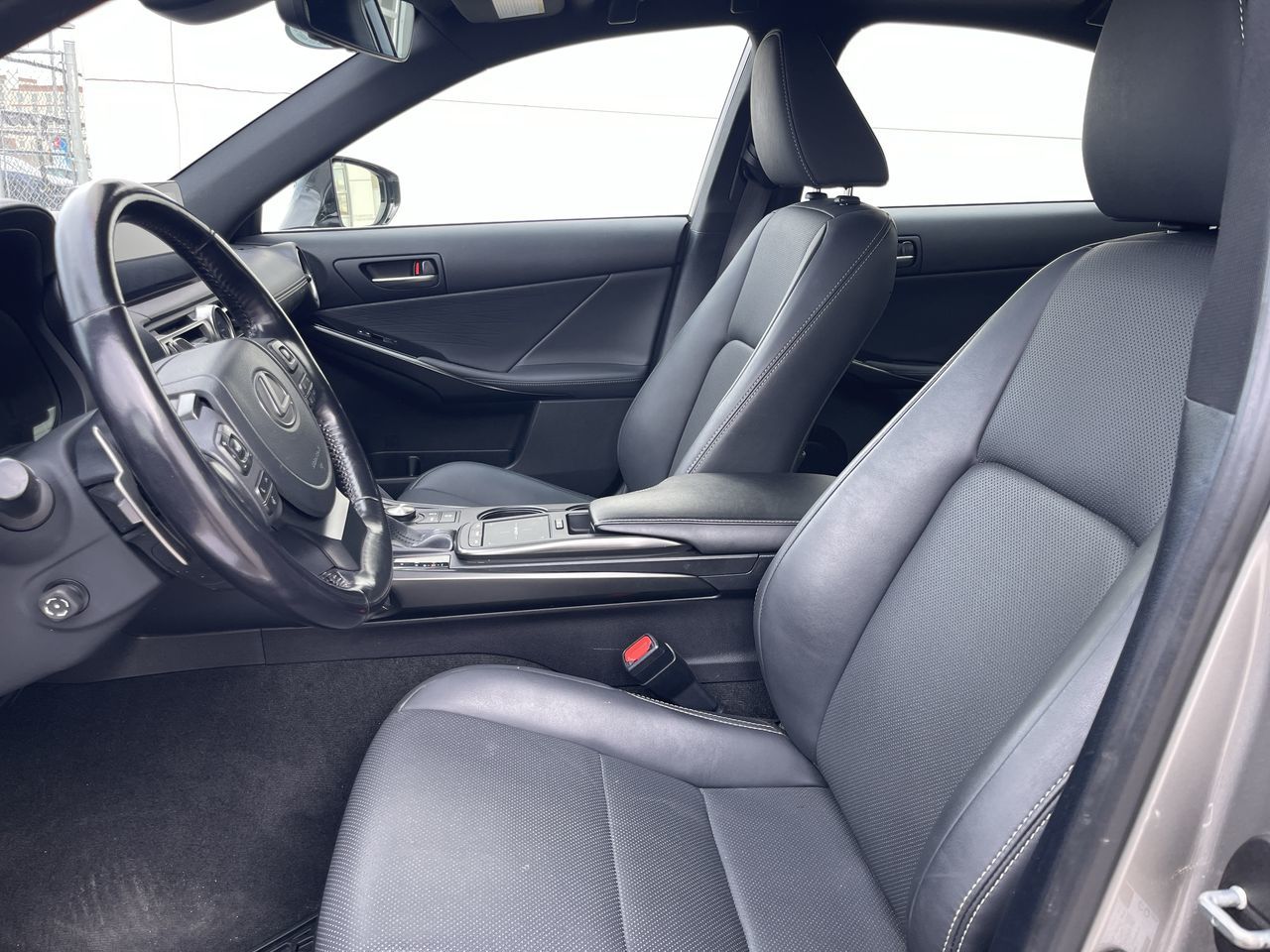 Lexus IS  2022 à Calgary, Alberta