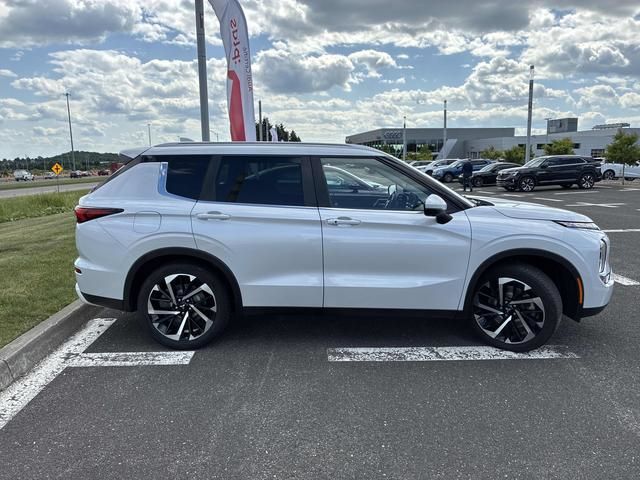 2023 Mitsubishi Outlander