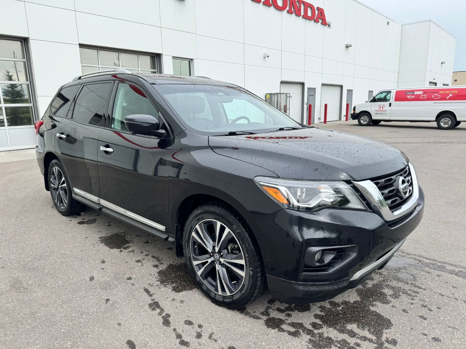 2017 Nissan Pathfinder in Calgary, Alberta