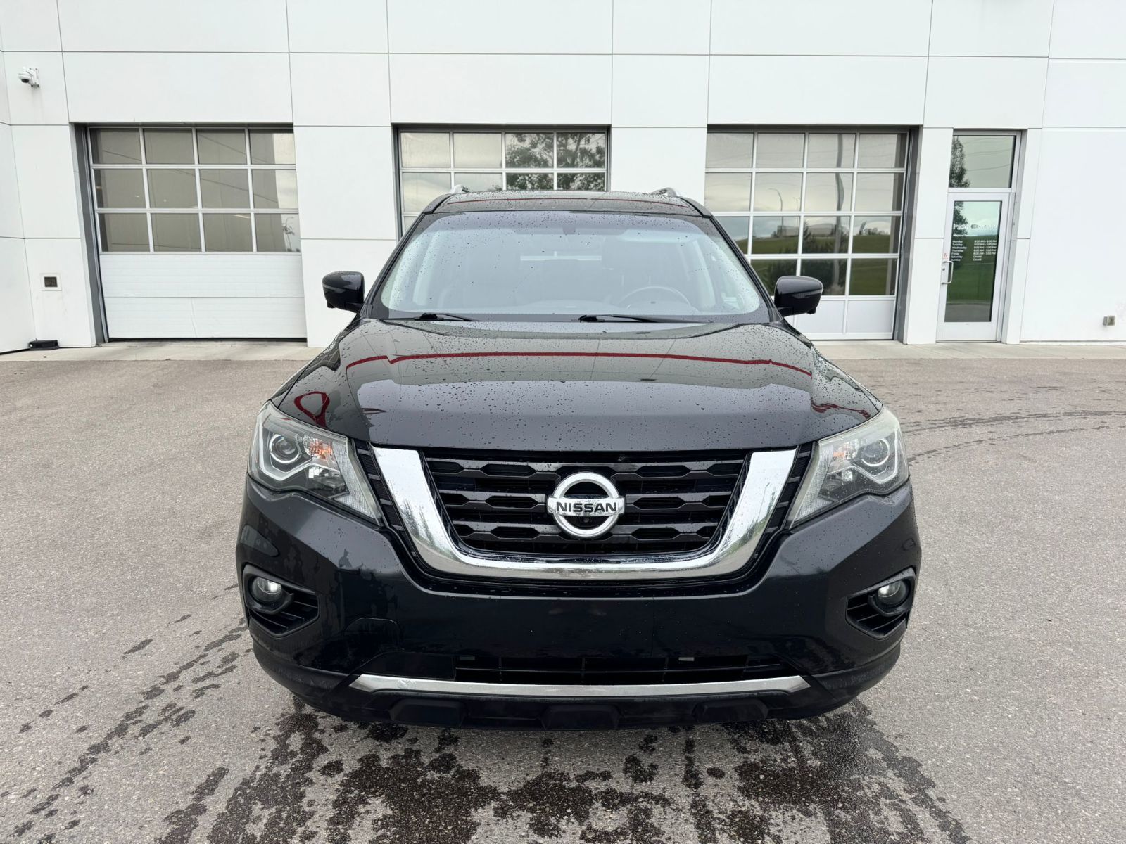 2017 Nissan Pathfinder in Calgary, Alberta