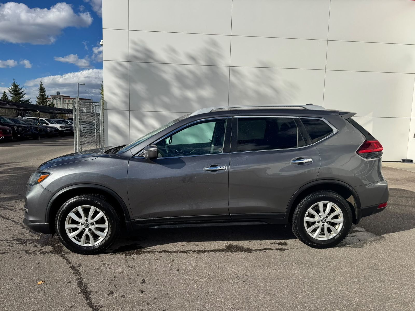 Nissan Rogue  2017 à Calgary, Alberta