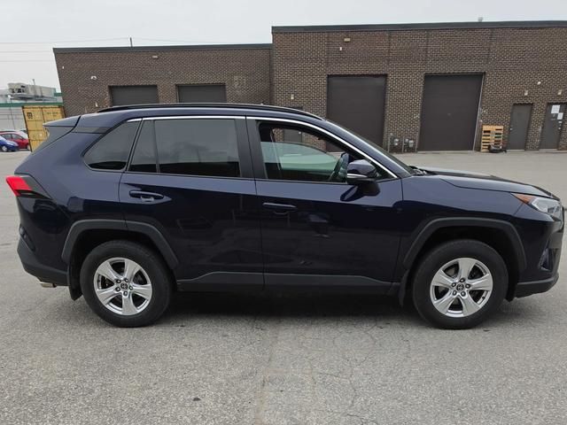 Toyota RAV4  2020 à Calgary, Alberta