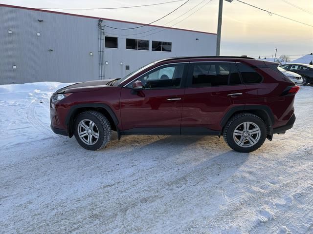 Toyota RAV4  2021 à Calgary, Alberta