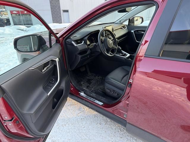 Toyota RAV4  2021 à Calgary, Alberta