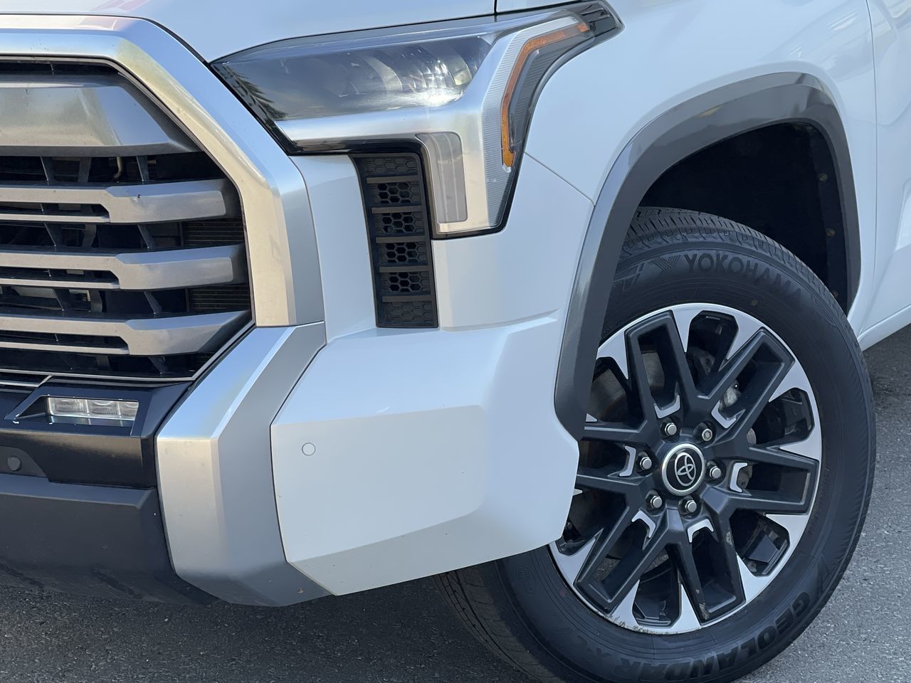 Toyota Tundra Hybrid  2023 à Calgary, Alberta