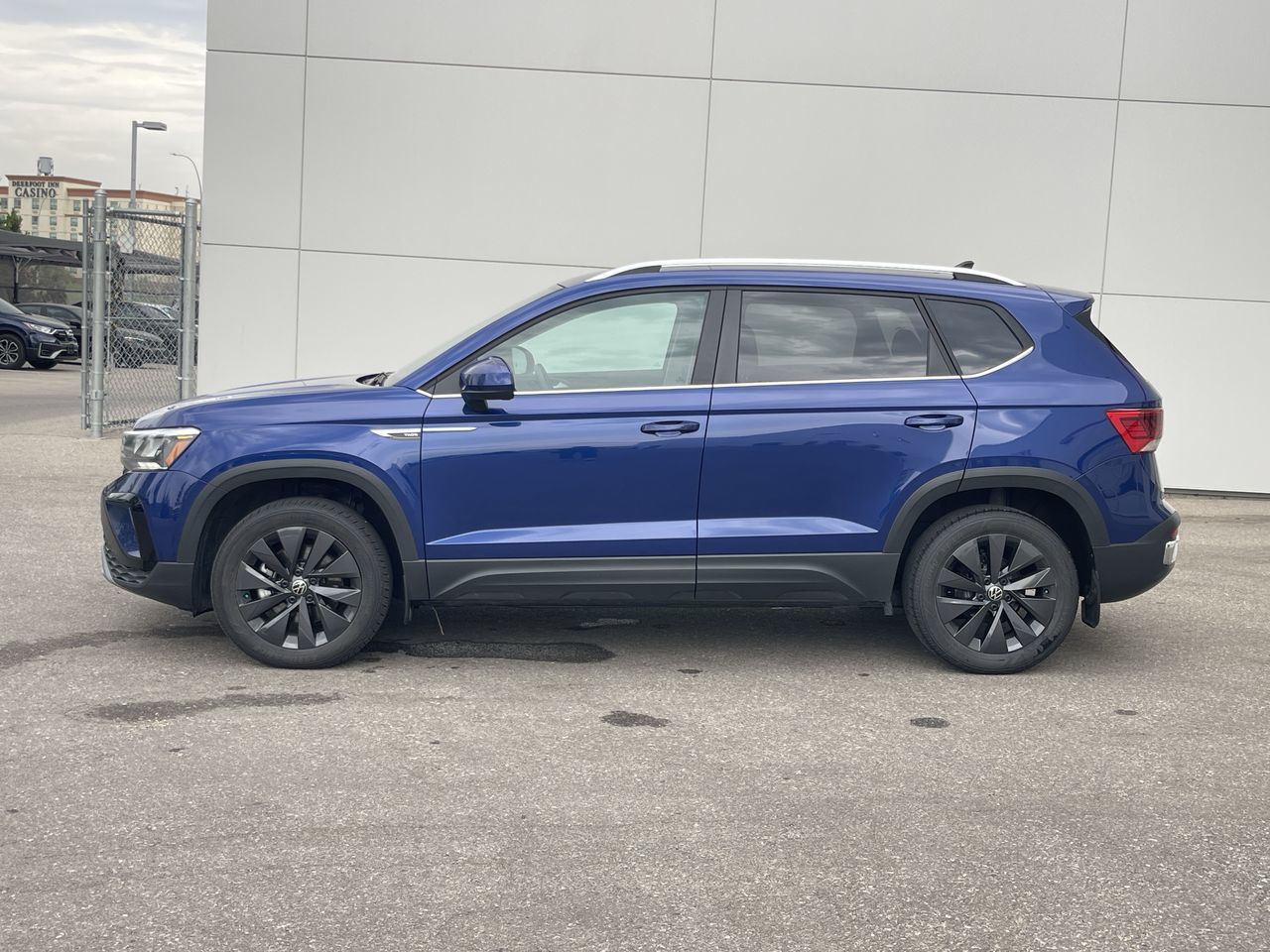 Volkswagen Taos  2023 à Calgary, Alberta