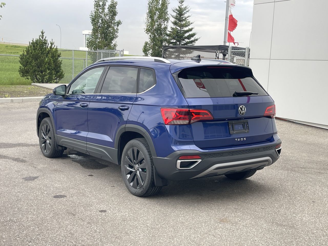 Volkswagen Taos  2023 à Calgary, Alberta