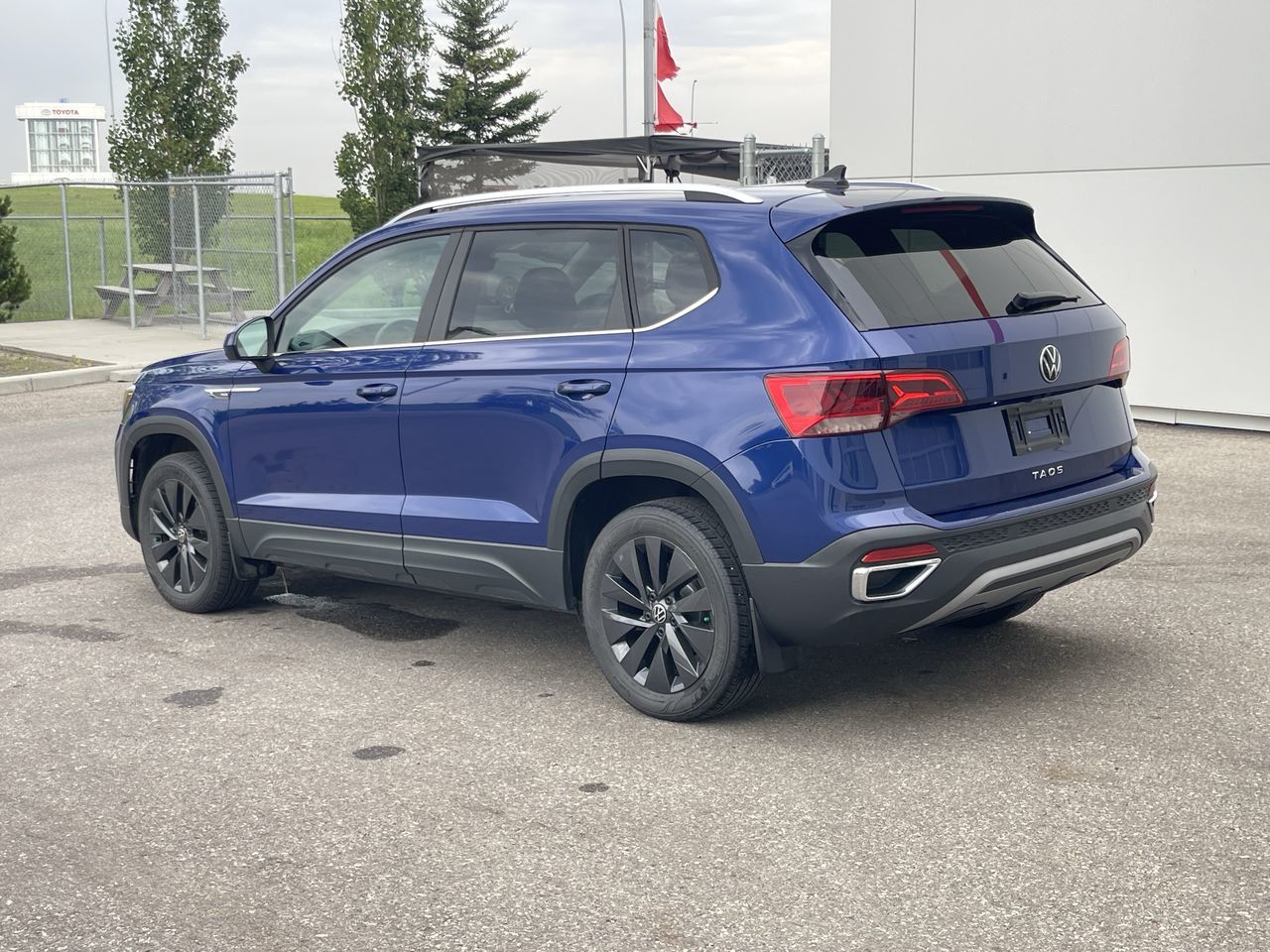 Volkswagen Taos  2023 à Calgary, Alberta