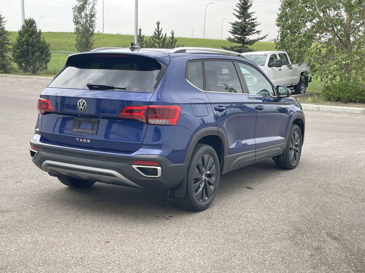 Volkswagen Taos  2023 à Calgary, Alberta