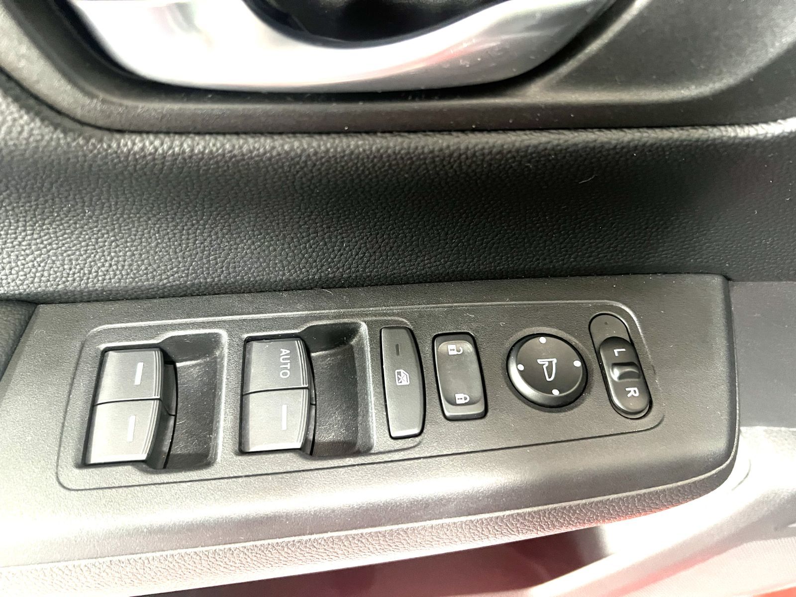 Photo 2023 Honda CR-V LX #8