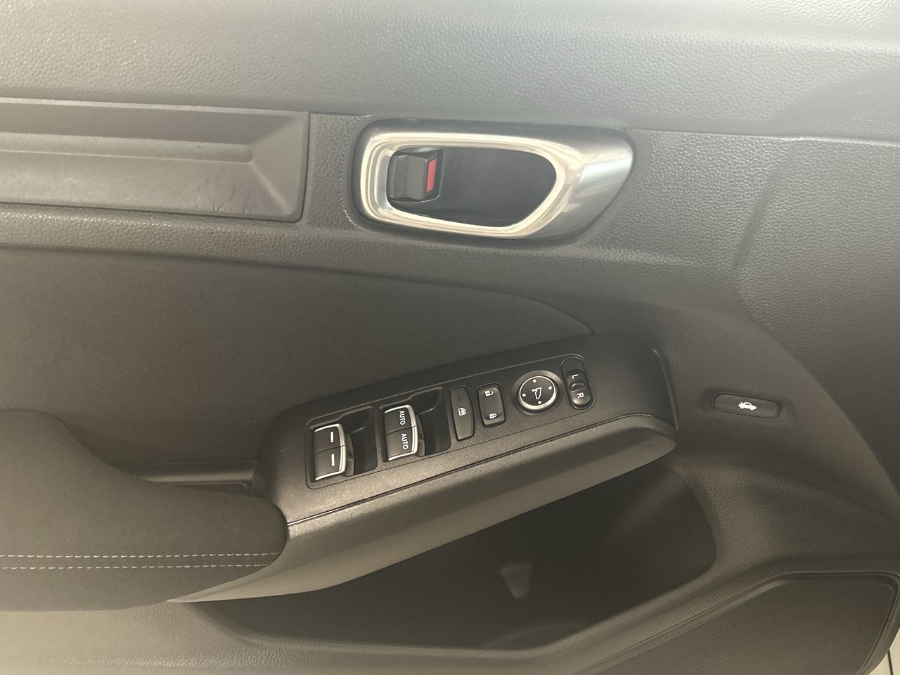 2023 Honda CIVIC SDN LX